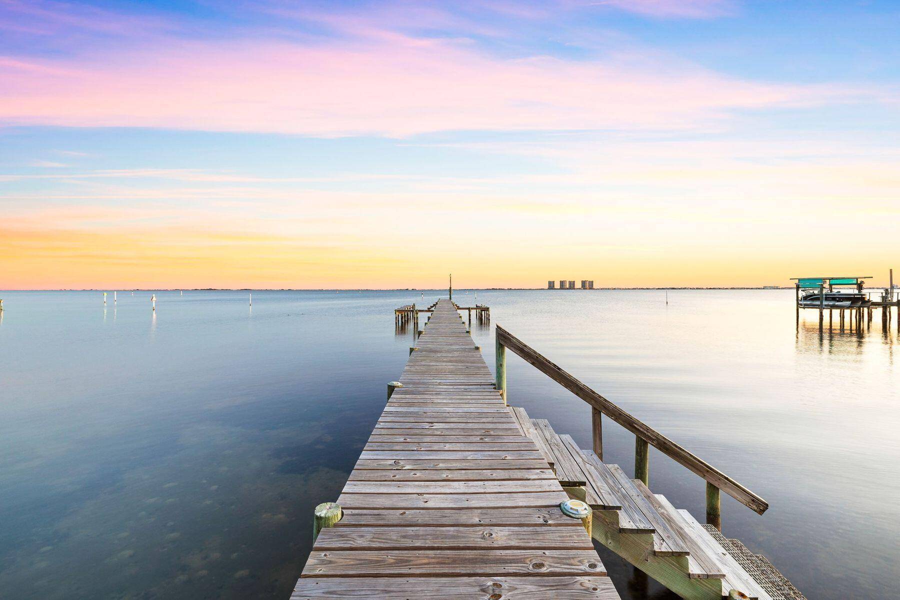 Gulf Breeze, FL 32563,1047 Edgewater Lane