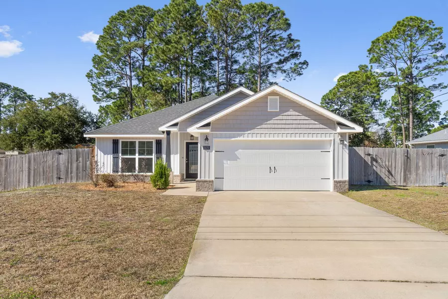 5570 Charter Circle, Gulf Breeze, FL 32563