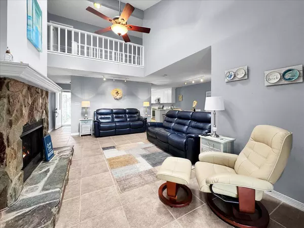 8286 Covewood Lane, Navarre, FL 32566