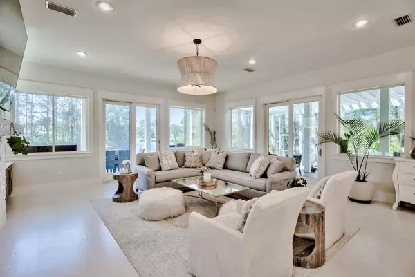 Destin, FL 32550,1805 Baytowne Avenue