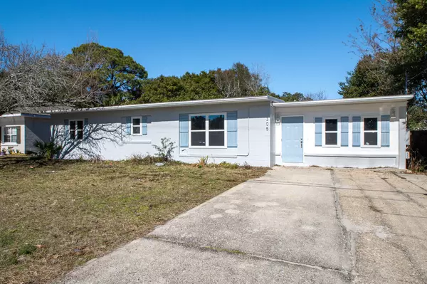 305 NE Hollywood Boulevard, Fort Walton Beach, FL 32548