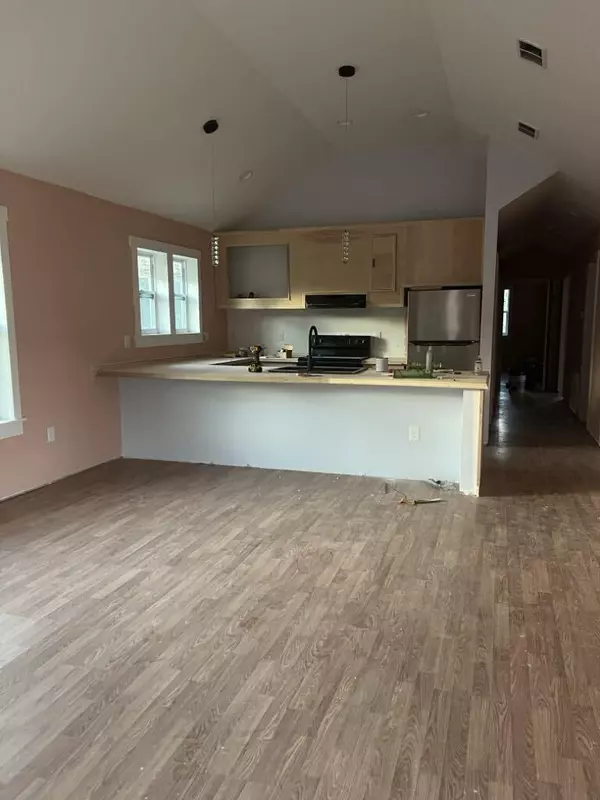 Defuniak Springs, FL 32433,107 E Juniper Avenue