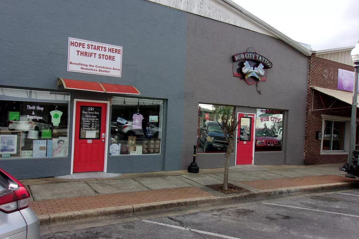 Crestview, FL 32536,194-192 N Main Street