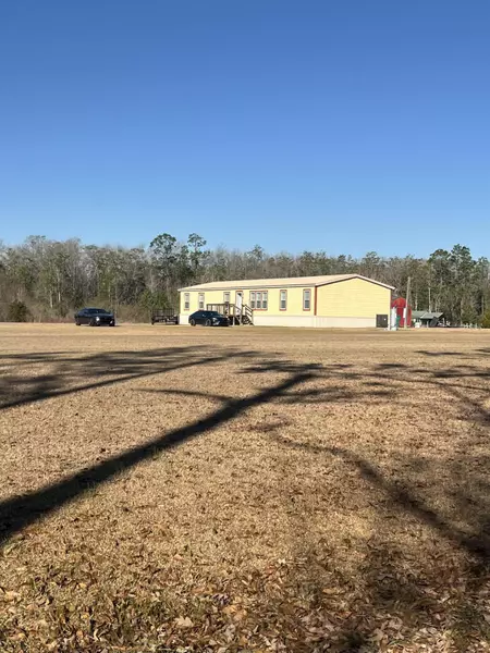 1534 Jarous Road, Cottondale, FL 32431