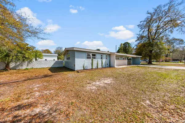 Defuniak Springs, FL 32435,195 S 13Th Street