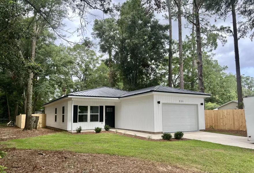 225 Dixie Street, Crestview, FL 32536