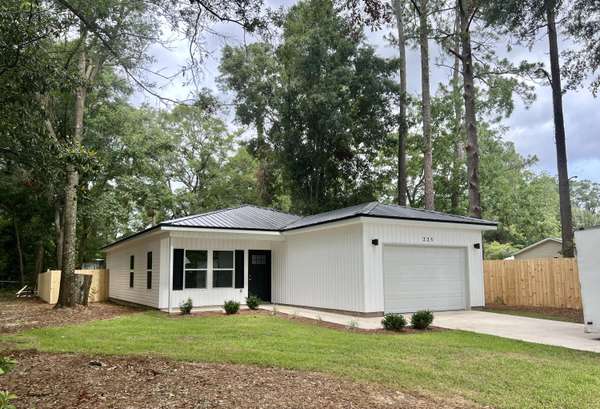 225 Dixie Street,  Crestview,  FL 32536