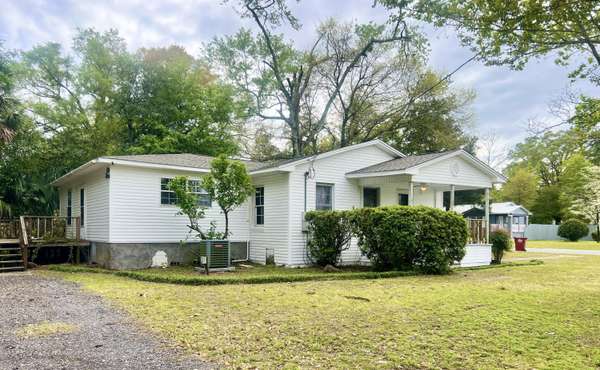 328 Dixie Street,  Crestview,  FL 32536