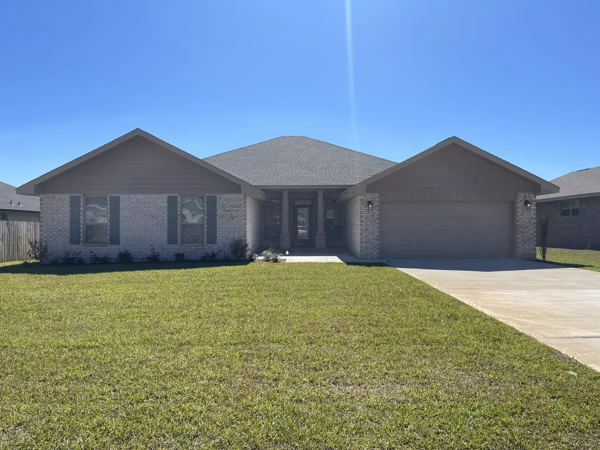 Crestview, FL 32536,5833 Crestlake Drive