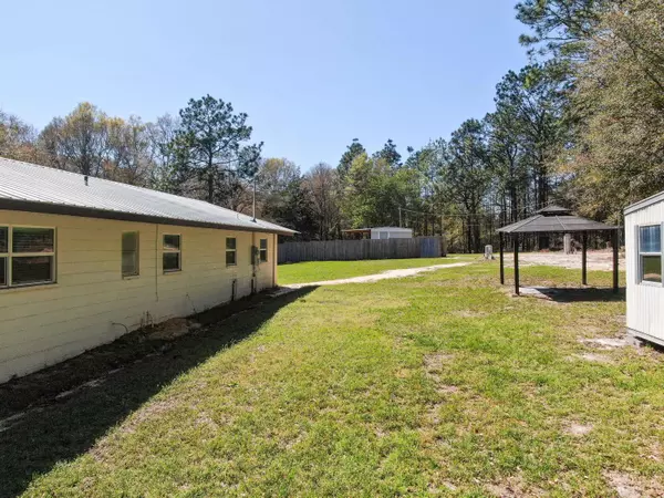 Defuniak Springs, FL 32433,116 Cora Lee Lane