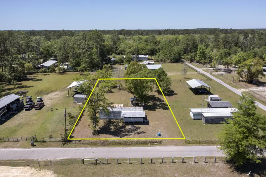 367 N Kim Avenue, Wewahitchka, FL 32465