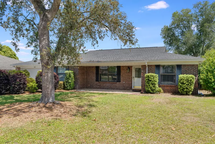 64 Lake Lorraine Circle, Shalimar, FL 32579