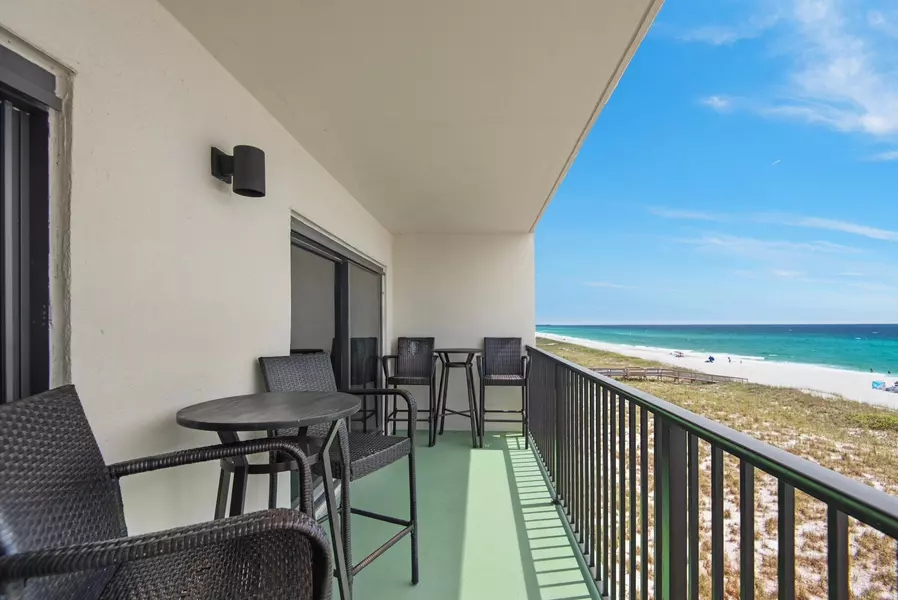 7979 Gulf Boulevard  #APT 133, Navarre, FL 32566