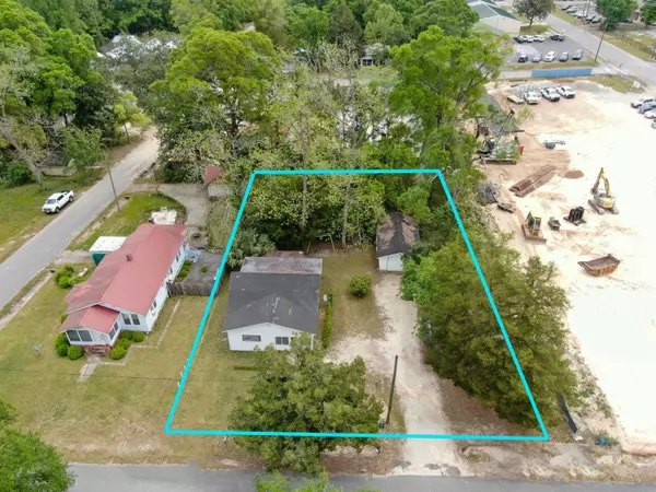 120 N 8Th Street, Defuniak Springs, FL 32433