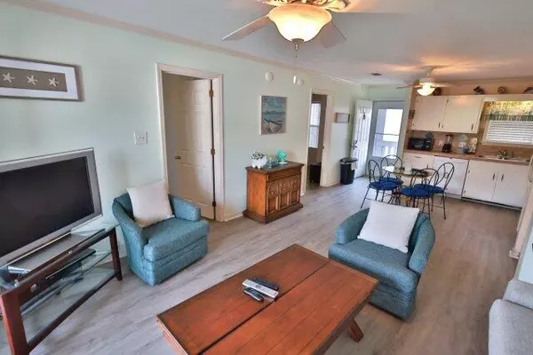 Fort Walton Beach, FL 32548,1330 SE Miracle Strip Parkway  #APT 205