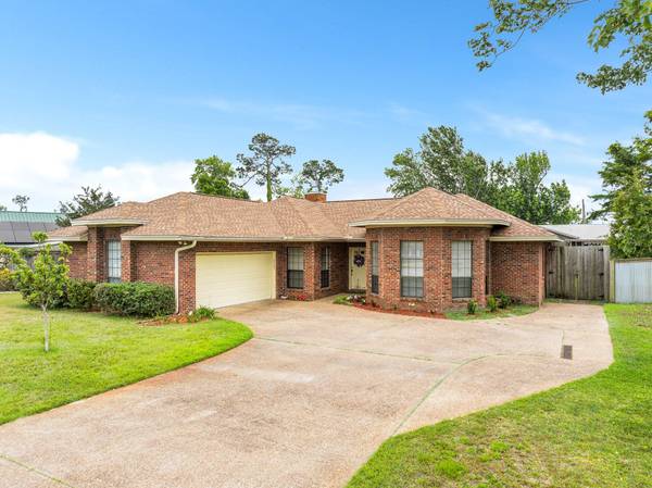 2707 Pembroke Drive, Panama City, FL 32405