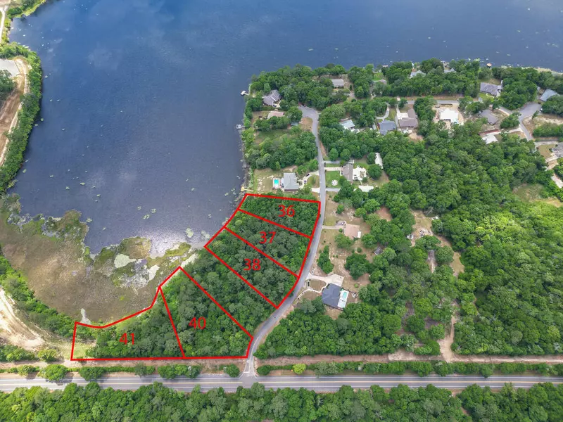 40 Lake Holley Circle, Defuniak Springs, FL 32433