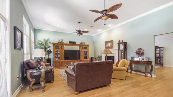 Defuniak Springs, FL 32435,136 Country Manor Road