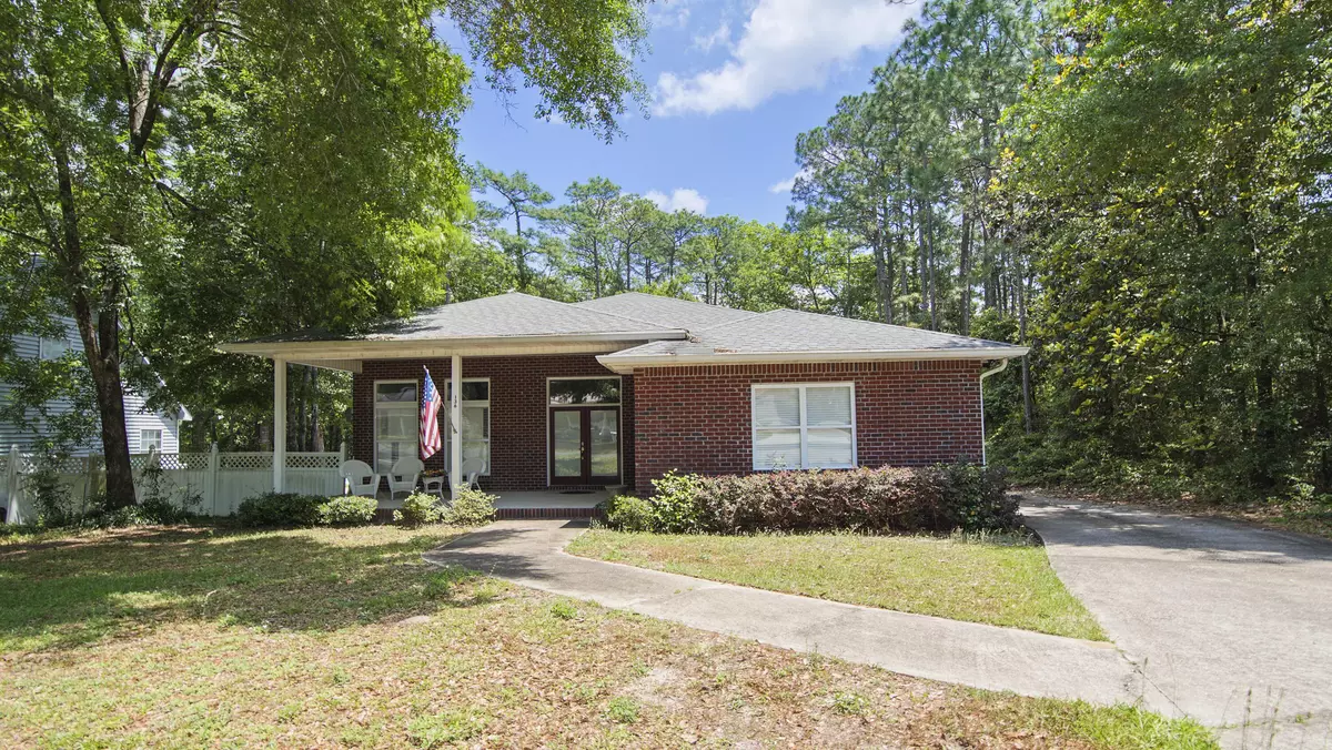 Defuniak Springs, FL 32435,136 Country Manor Road