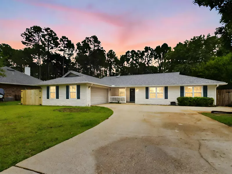 1118 Sandalwood Circle, Niceville, FL 32578