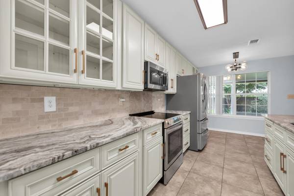 423 Pristine Water Lane,  Mary Esther,  FL 32569