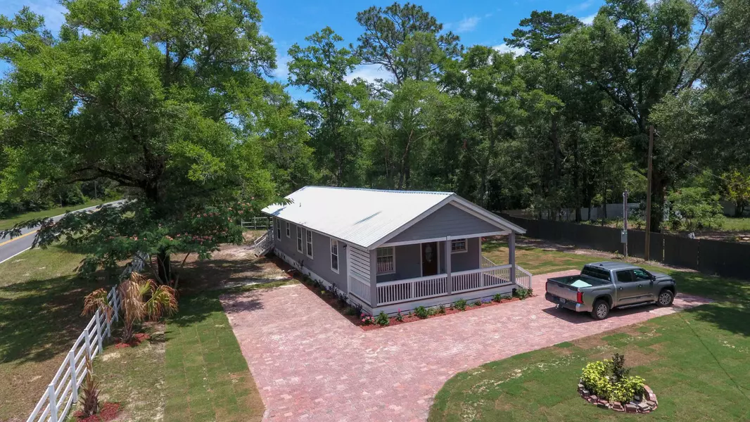 21 Howard Allen Lane, Ponce De Leon, FL 32455