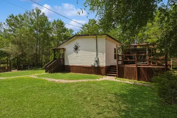 Defuniak Springs, FL 32433,355 Lancelot Road