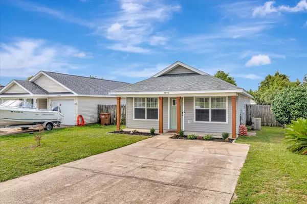 Gulf Breeze, FL 32563,5580 Shadow Shore Place