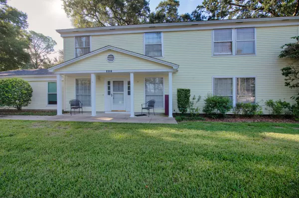 Pensacola, FL 32514,3355 E OLIVE Road  #11D