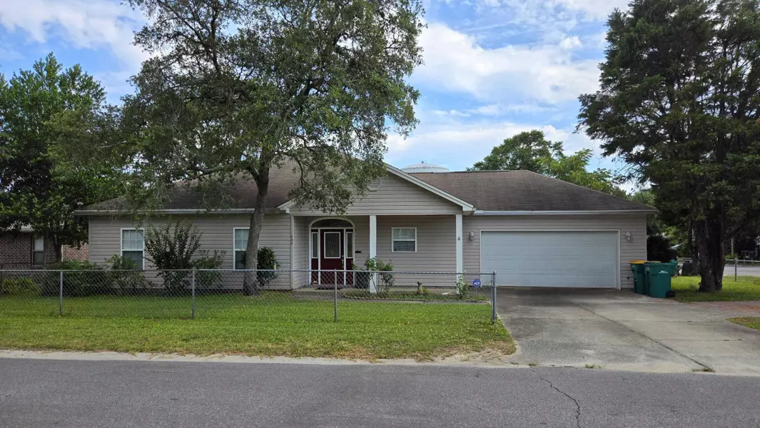 808 Lark Street, Fort Walton Beach, FL 32547