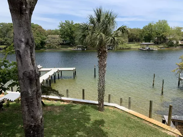 903 Sharon Point Circle, Fort Walton Beach, FL 32547