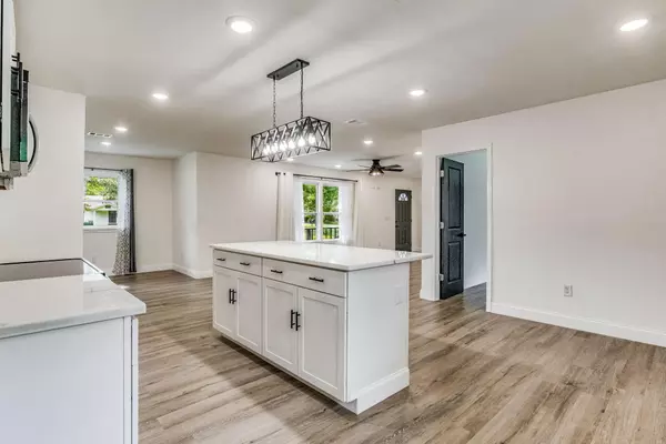 Pensacola, FL 32534,9140 Cove Avenue