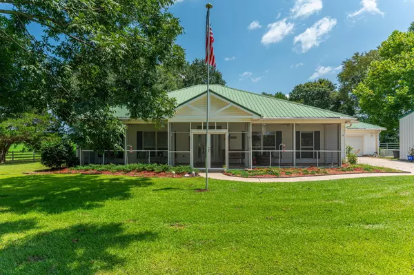 5683 W St Highway 2, Defuniak Springs, FL 32433