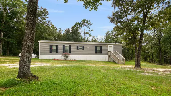 852 Kings Lake Boulevard, Defuniak Springs, FL 32433