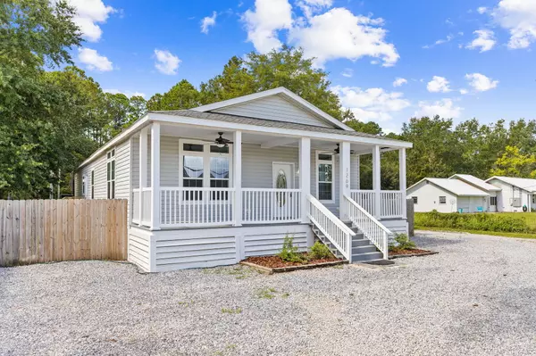 1269 Chat Holly Road, Santa Rosa Beach, FL 32459