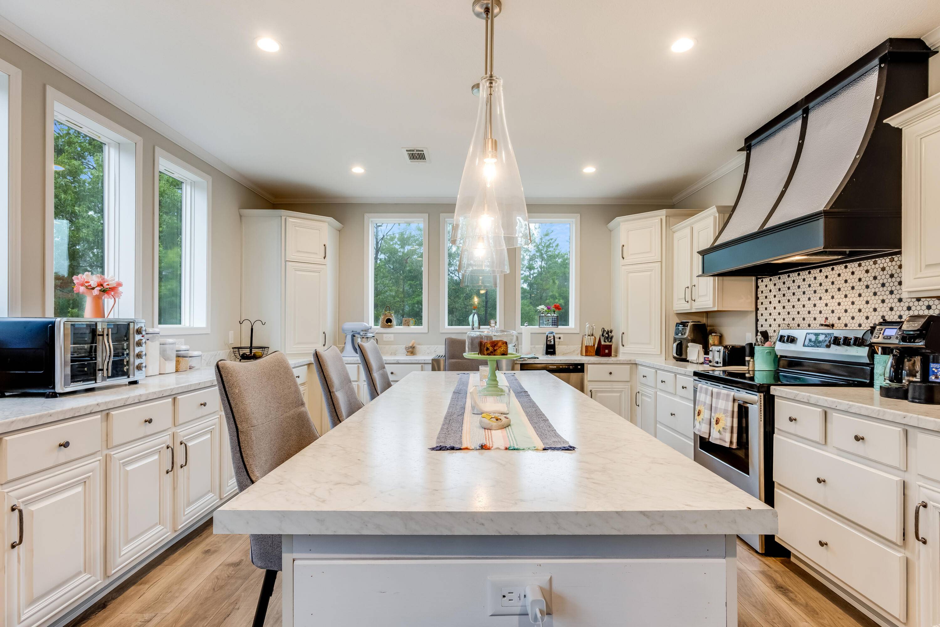 Defuniak Springs, FL 32433,120 W Clover Lane