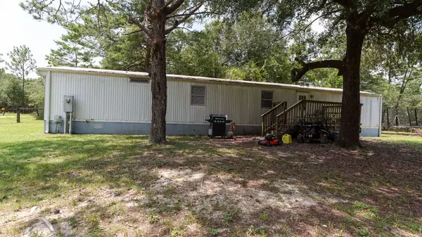 Defuniak Springs, FL 32433,102 W Snapdragon Street