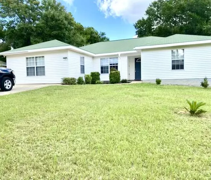 711 Ridge Lake Road, Crestview, FL 32536