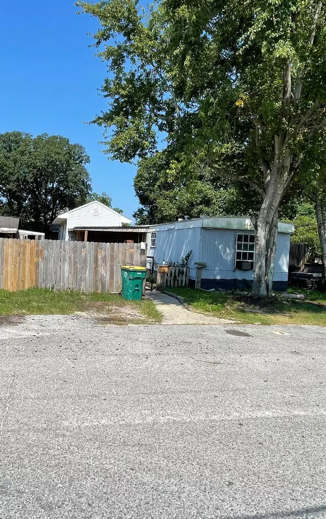 Mary Esther, FL 32569,482 Sara Avenue