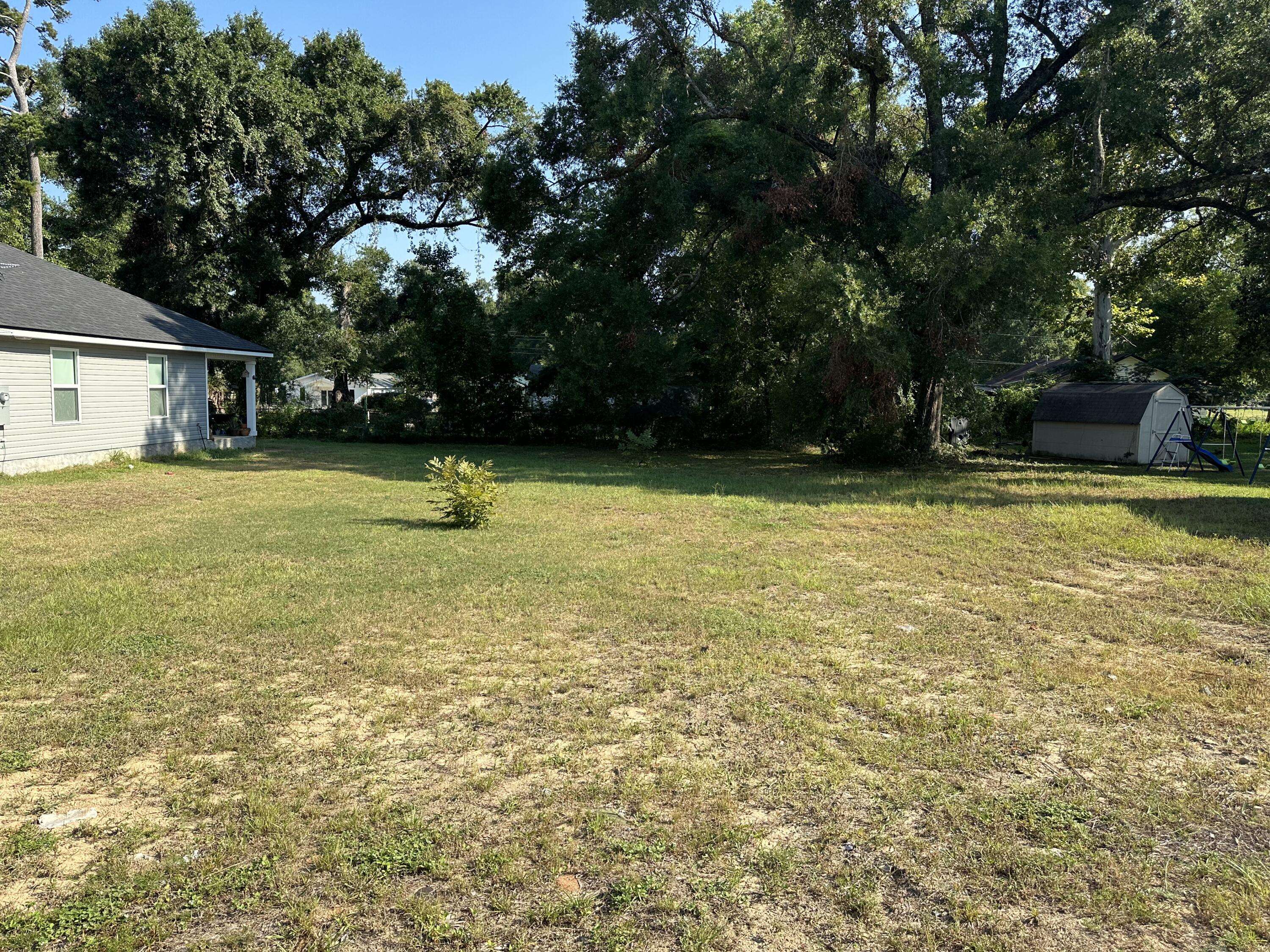 812 W Walnut Avenue, Crestview, FL 32536