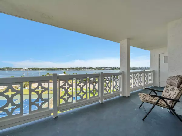 Fort Walton Beach, FL 32548,909 Santa Rosa Bch Boulevard  #560