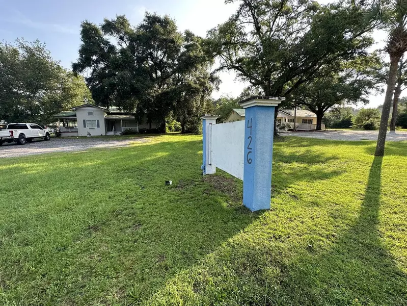 426 W James Lee Boulevard, Crestview, FL 32536