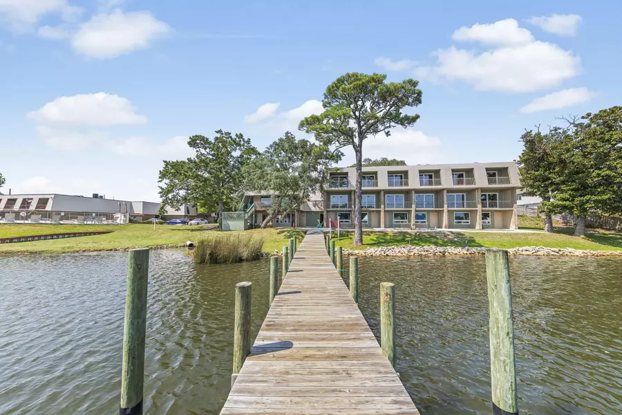 210 Pelham Road  #201B, Fort Walton Beach, FL 32547