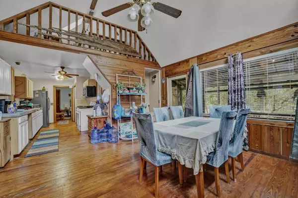 Vernon, FL 32462,870 Boonie Lane