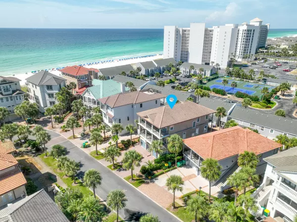 Destin, FL 32541,106 Sandprint Circle