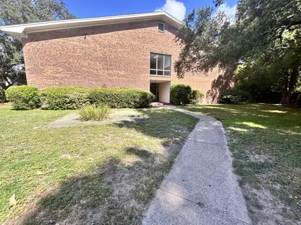 Fort Walton Beach, FL 32547,609 Colonial Drive  #4