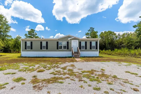 97 Pinetree Lane, Defuniak Springs, FL 32433