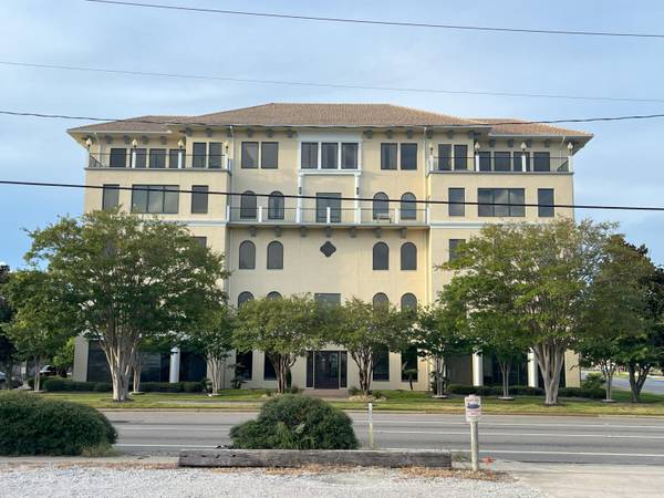 543 Harbor Boulevard  #STE 204, Destin, FL 32541