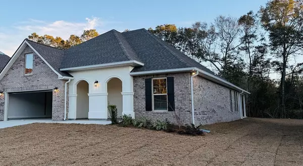 2704 Louis Circle, Crestview, FL 32536