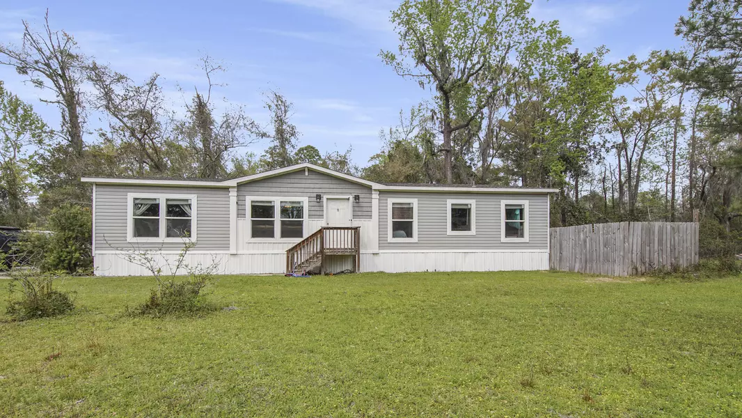 195 Madison Street, Freeport, FL 32439